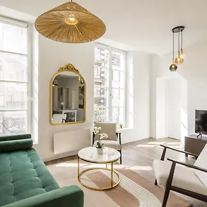 https://cosy-5-bedroom-2-bathroom-marais.fr-paris.fr