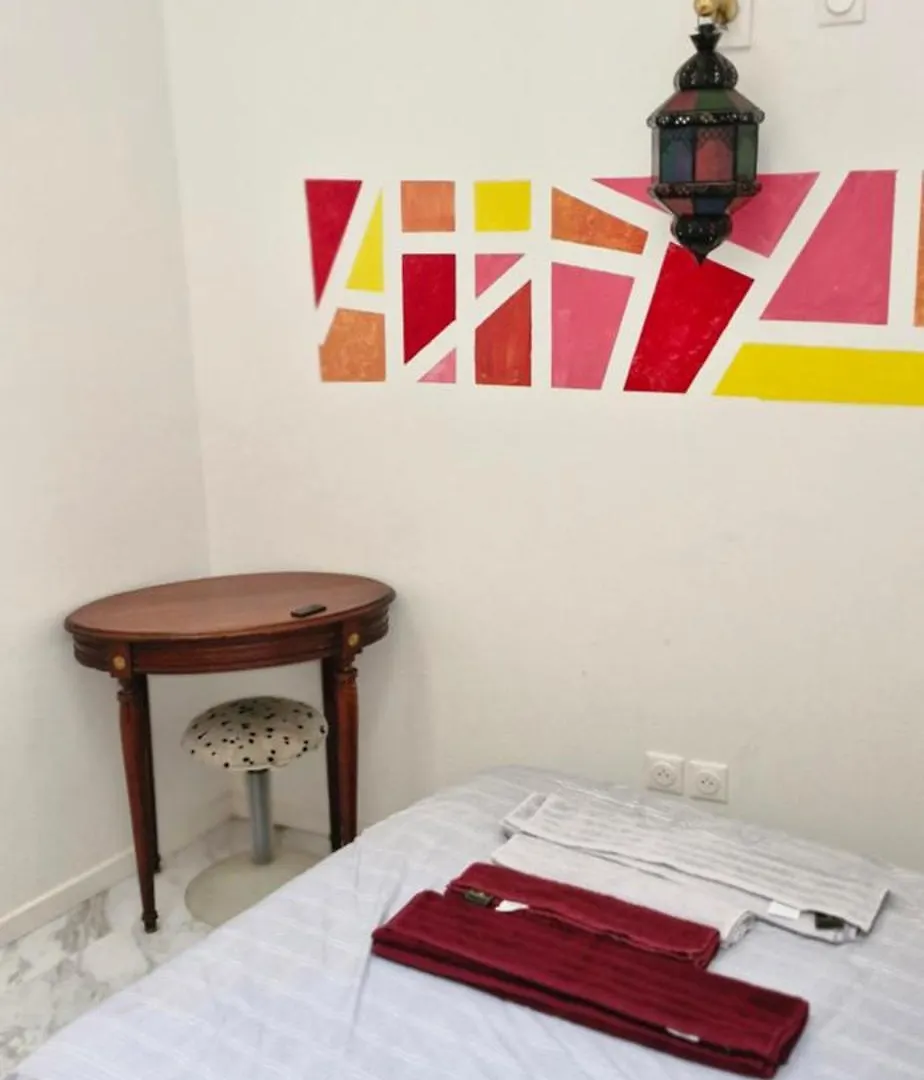 מרסיי Bed And Breakfast Chez L'Habitant 0*,  צרפת