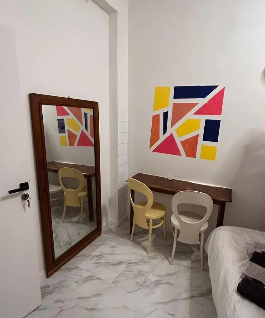 Homestay Bed And Breakfast Chez L'Habitant Marseille France